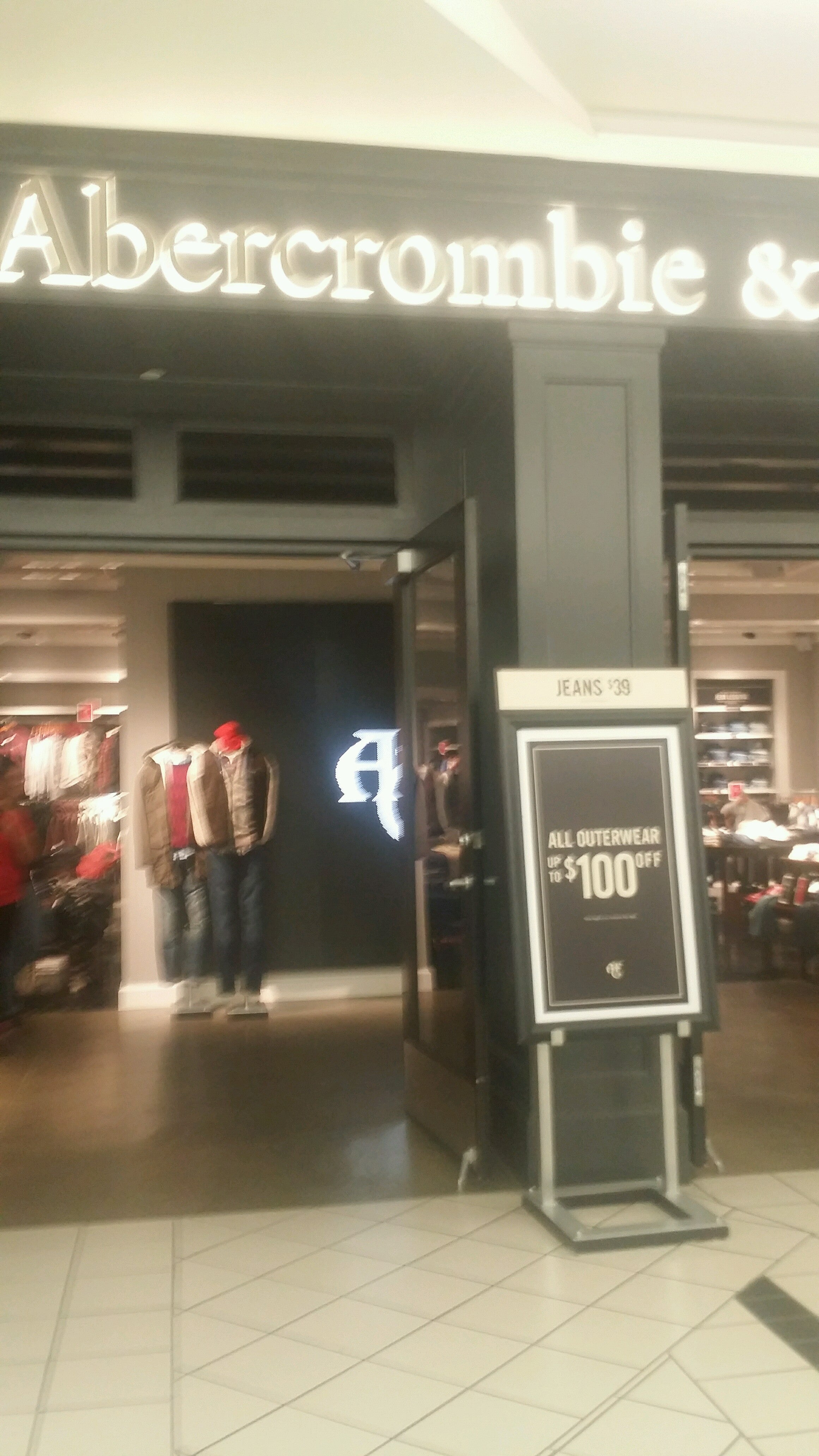 abercrombie and fitch willowbrook mall