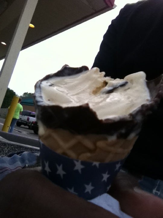 Whit's Frozen Custard, 3405 Maple Ave, Zanesville, OH, Eating places