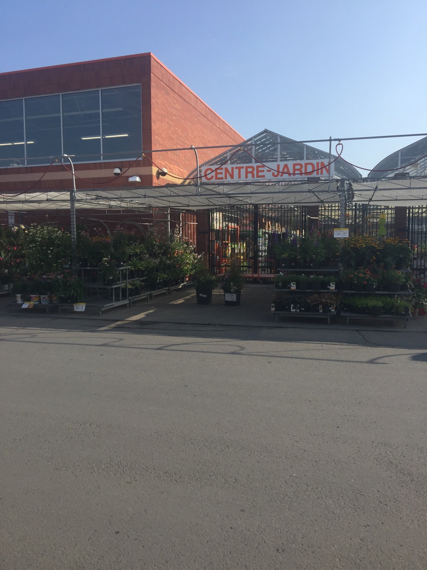 Home Depot Store at 4625 Saint-Antoine West