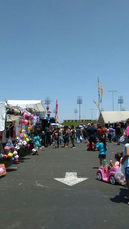 Are Dogs Allowed At Costa Mesa Swap Meet
