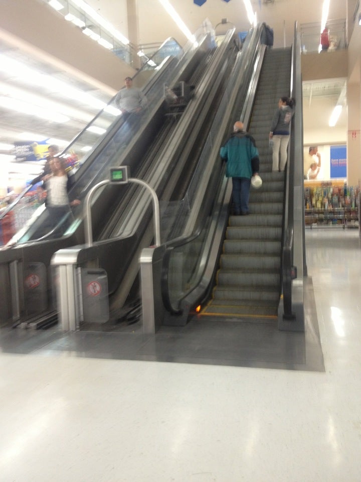 Walmart Supercenter two floors escalator, Stock Video