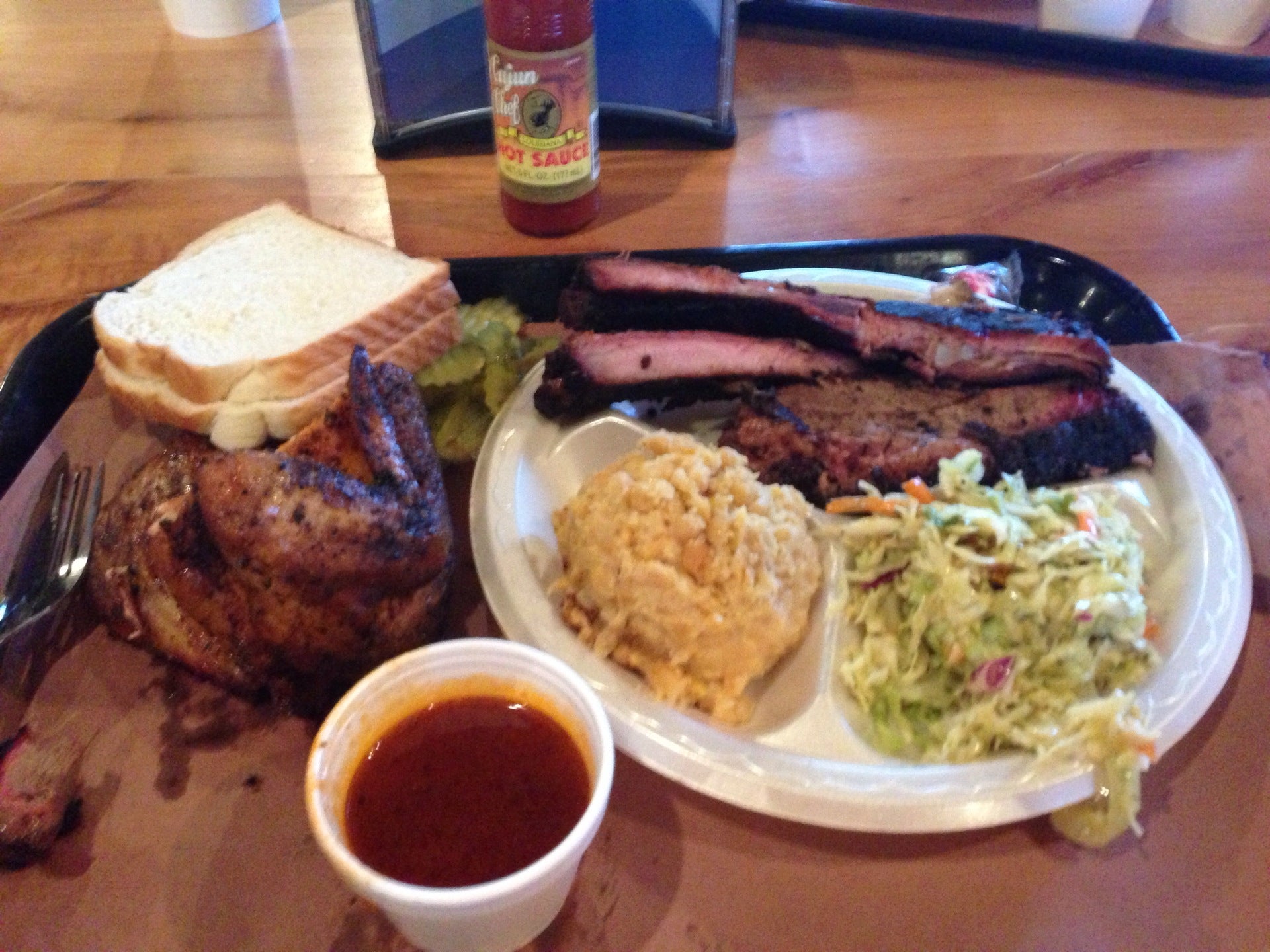 Stiles Switch BBQ and Brew, 6610 N Lamar Blvd, Austin, TX, Eating