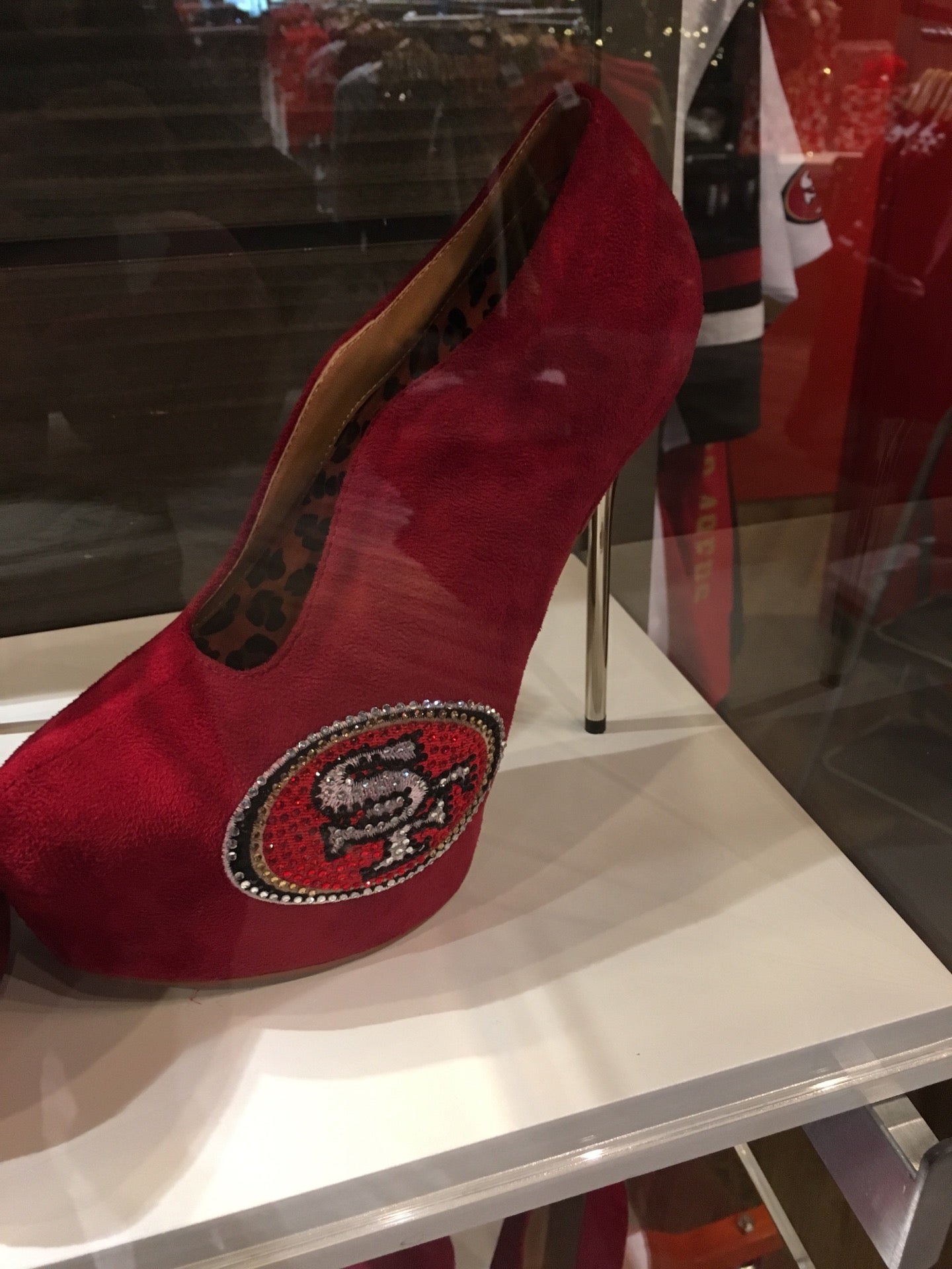 49ers Team Store Presented by Visa, 4900 Marie P. DeBartolo Way