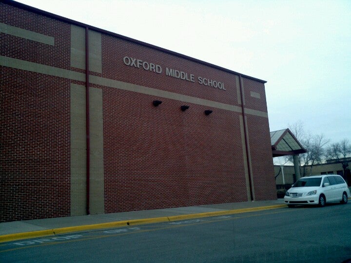 Oxford Middle School, 12500 Switzer Rd, Overland Park, KS, Elementary and secondary schools
