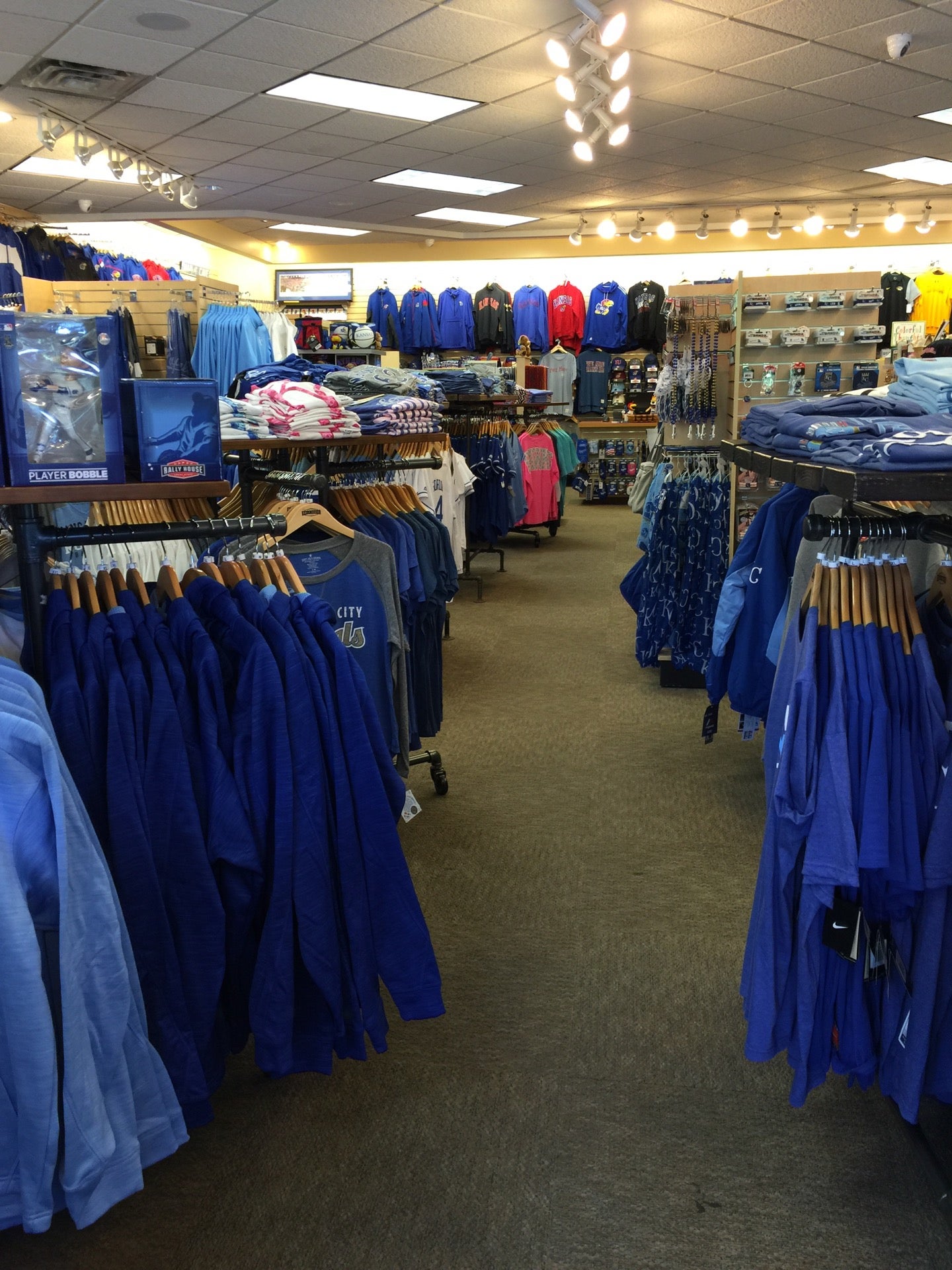 Rally House Plaza, 452 Ward Pkwy, Kansas City, MO, Sportswear