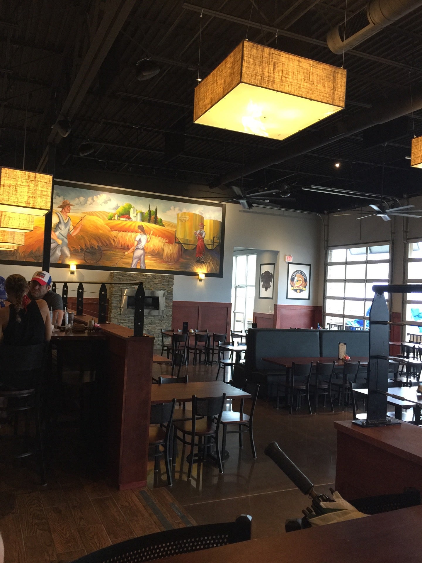 Tap & Grill Lakeside Brew Haus - Fine Dining Restaurant in Gravois