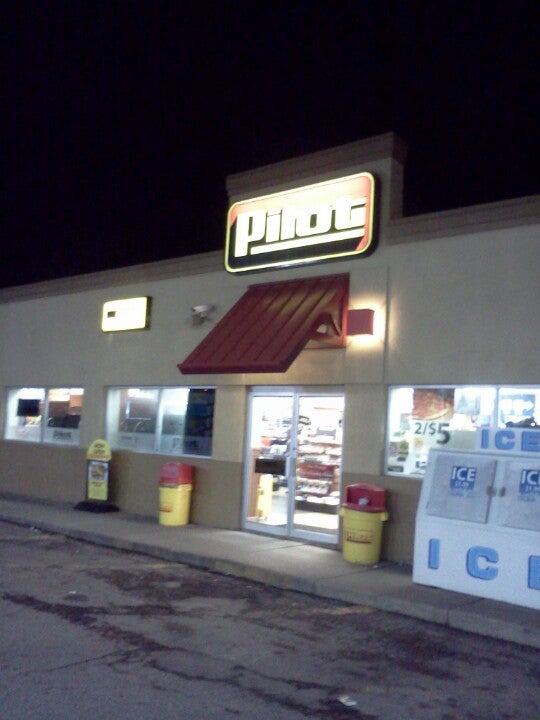 Pilot Travel Center 1522 W Market St Bloomington Il 61701