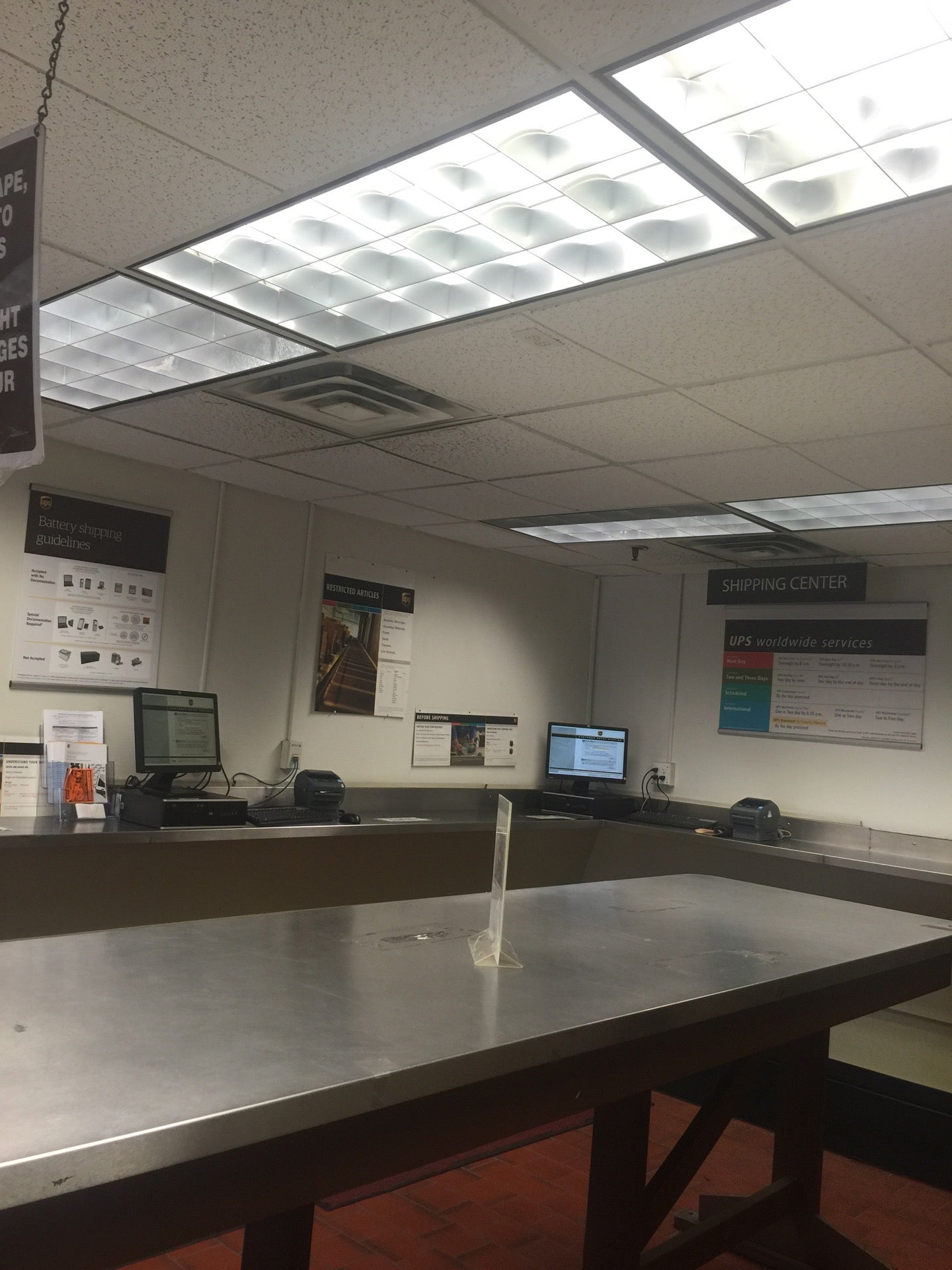 UPS Stratford Feeders, 1010 Honeyspot Rd, Stratford, CT, Office & Desk