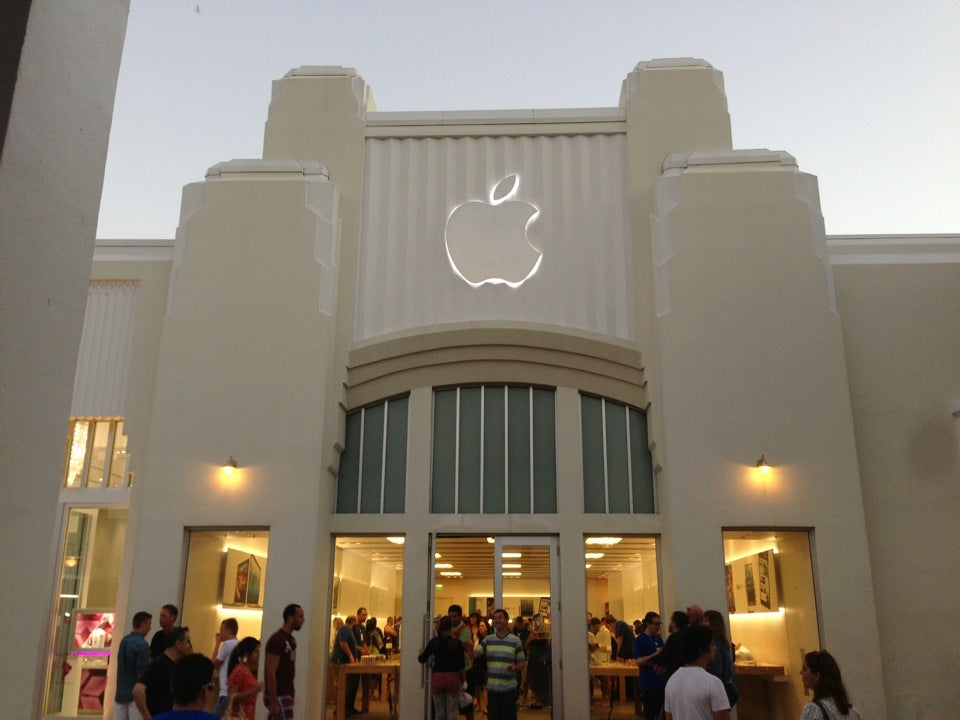 Apple Store On Lincoln Road Mall Miami Beach Usa Stock Photo - Download  Image Now - Apple Store, Florida - US State, Architecture - iStock