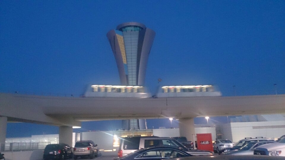 SFO Domestic Hourly Parking Garage, N McDonnell Rd, San Francisco, CA
