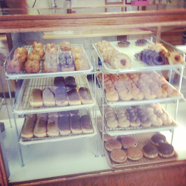 Best Donuts in Woodland Hls, California MapQuest