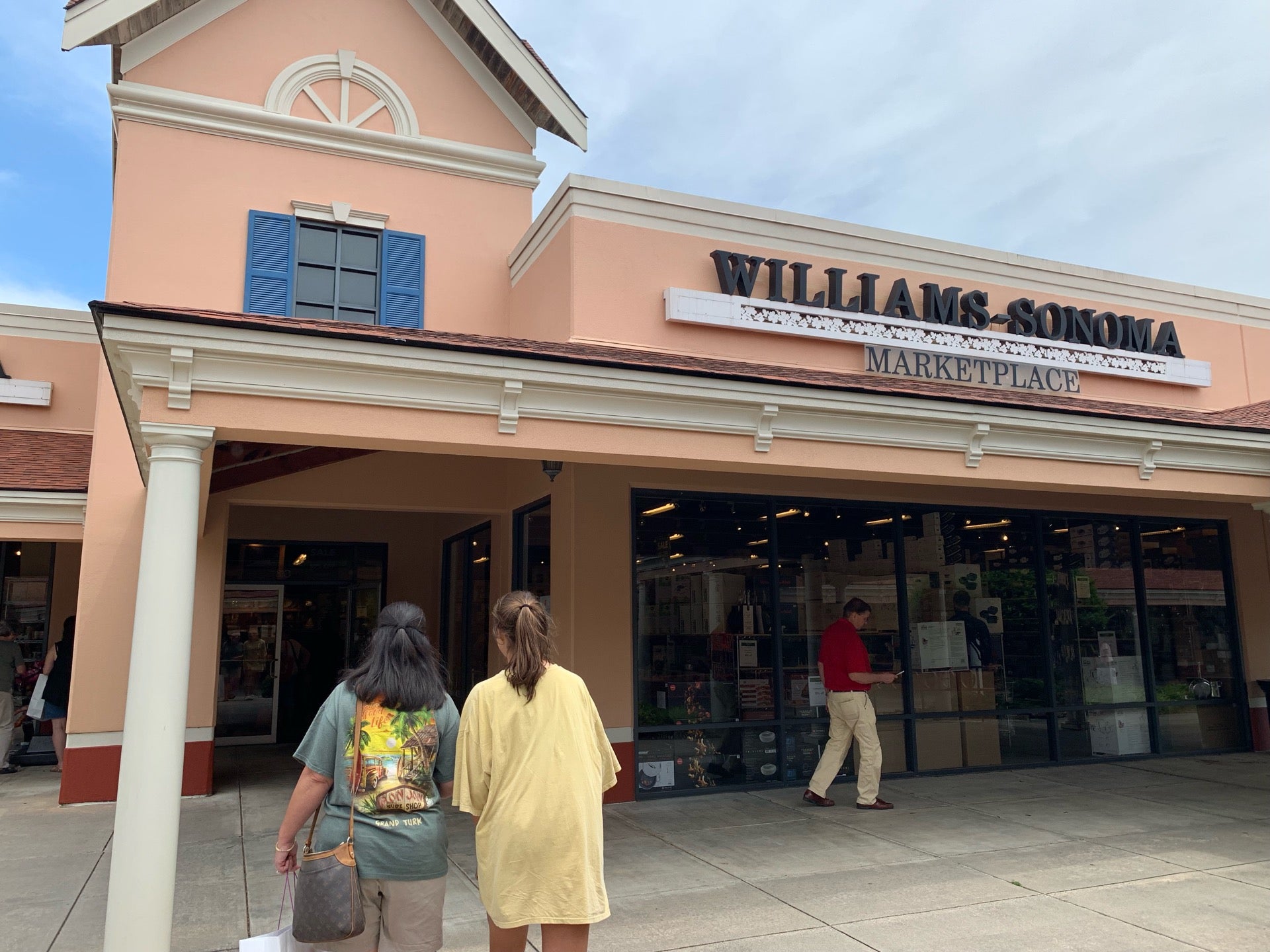 Williams-Sonoma Outlet, 800 Highway 400 S, Ste 810, Dawsonville, GA,  Department Stores - MapQuest