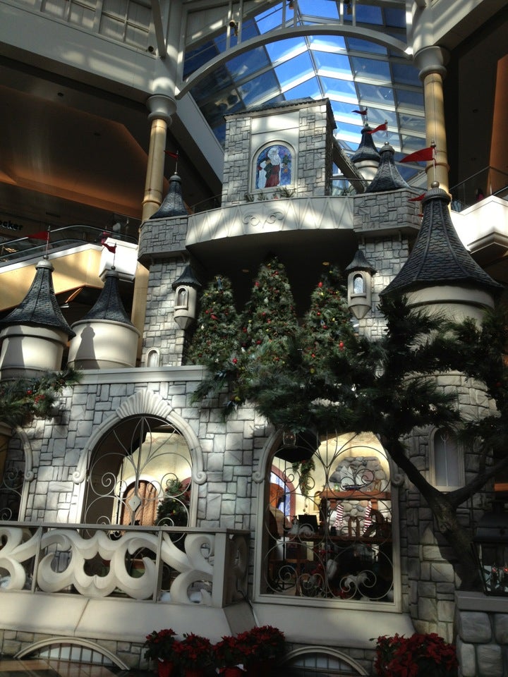 Santa Claus Review :: The Somerset Mall in Troy