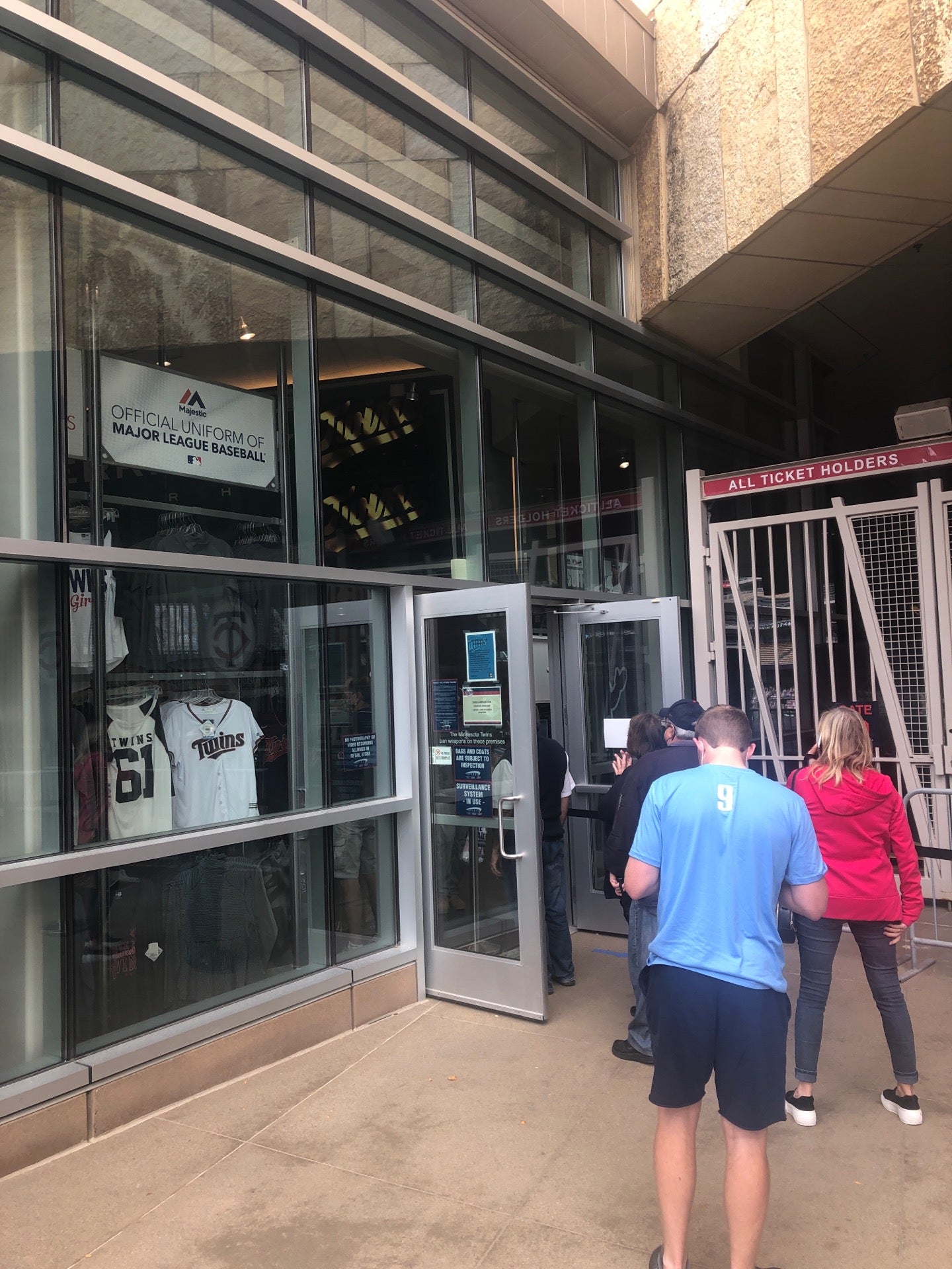 MAJESTIC TWINS CLUBHOUSE STORE - 1 Twins Way, Minneapolis