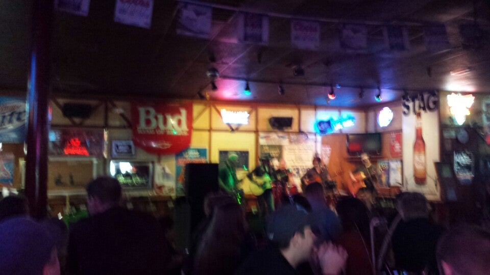 Lauries Place Back Bar, Main St, Edwardsville, IL, Zoos MapQuest