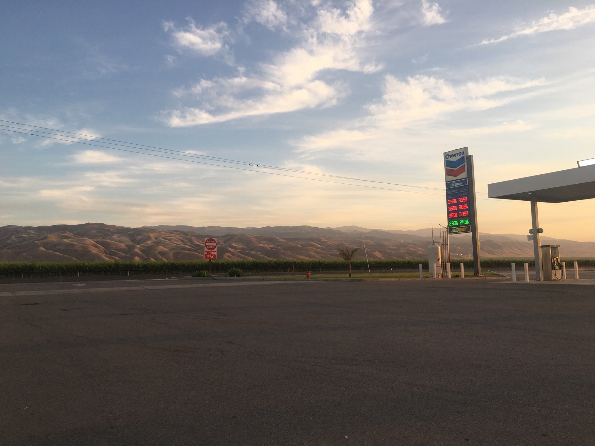 Renegade Travel Center, 2023 Mettler Frontage Rd W, Bakersfield, CA