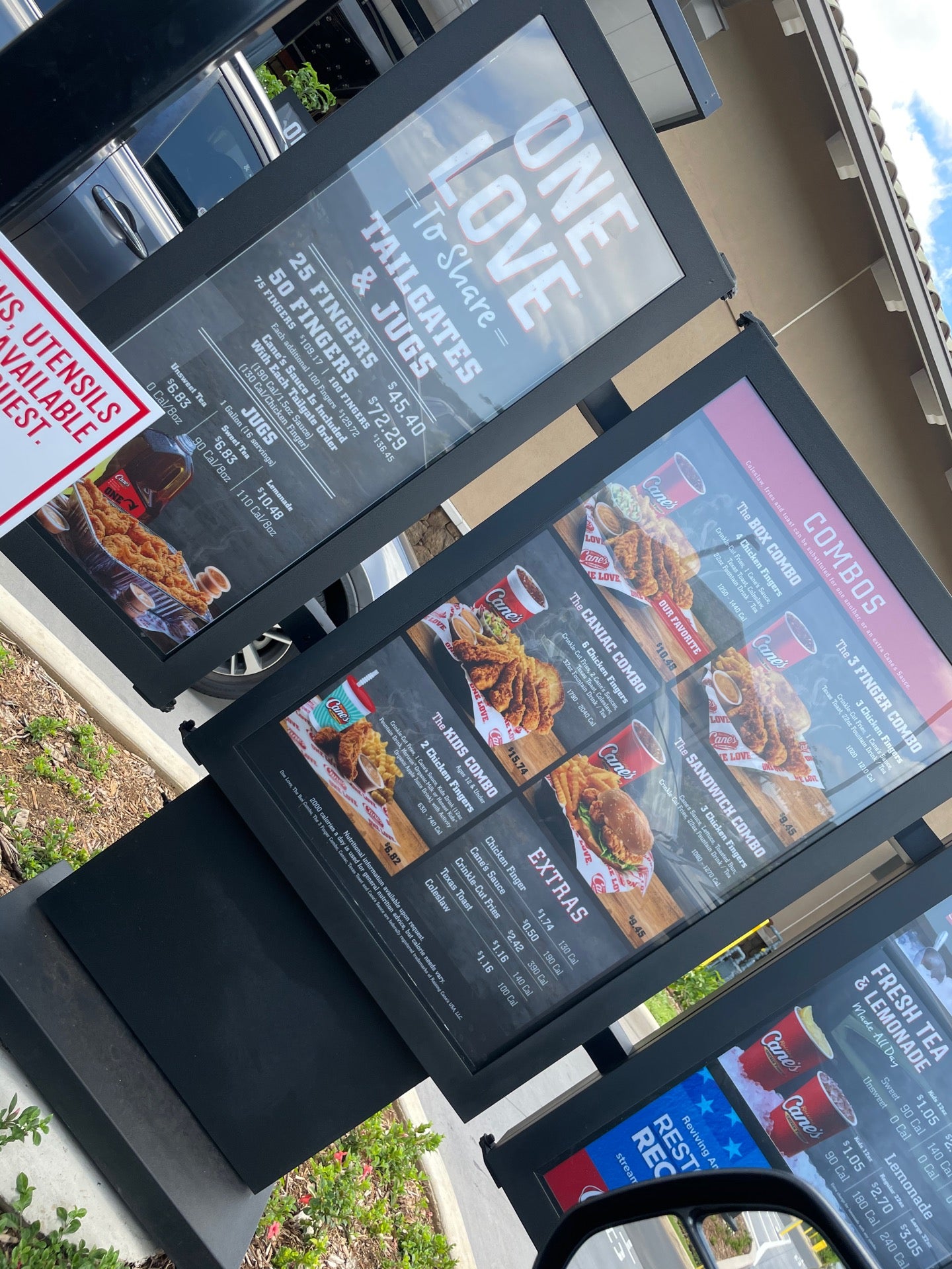 Raising Cane's Chicken Fingers, 717 Kunehi St, Kapolei, HI, Restaurants