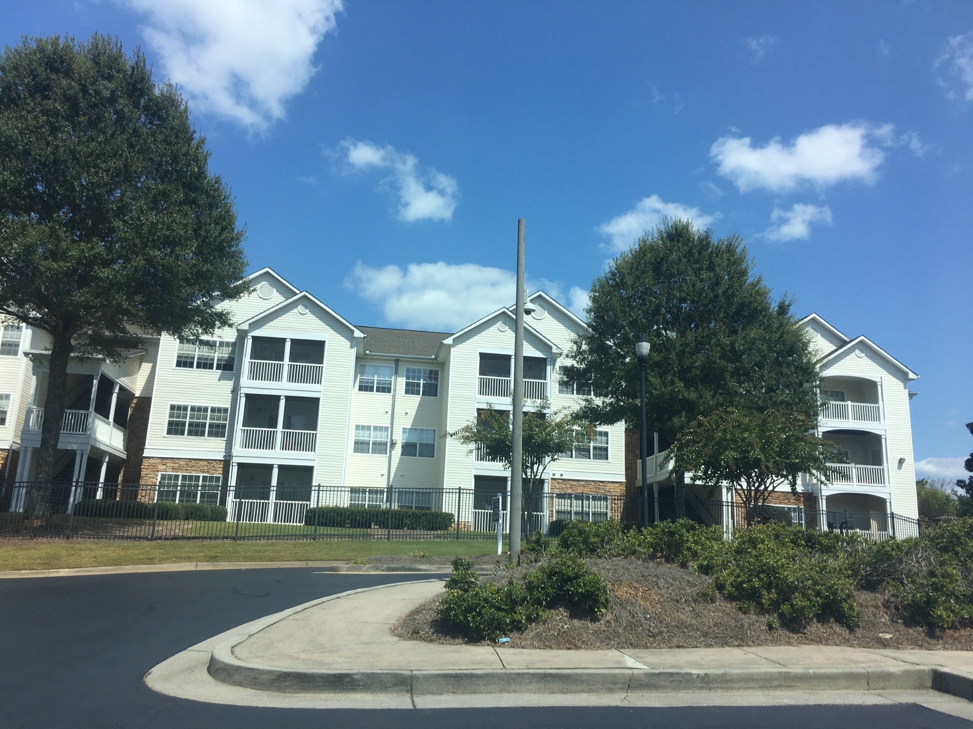 Summer Park Apartments, 1525 Laurel Crossing Pkwy, Buford, GA, Real