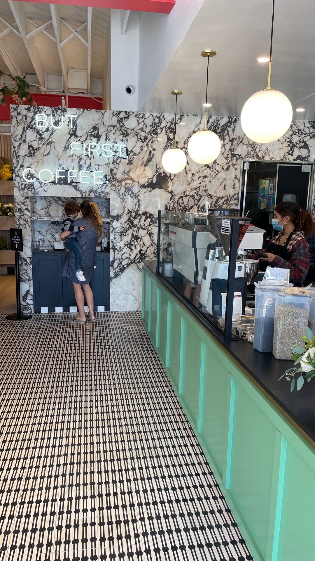 Alfred Coffee Robertson, 320 S Robertson Blvd, Los Angeles, CA, Coffee