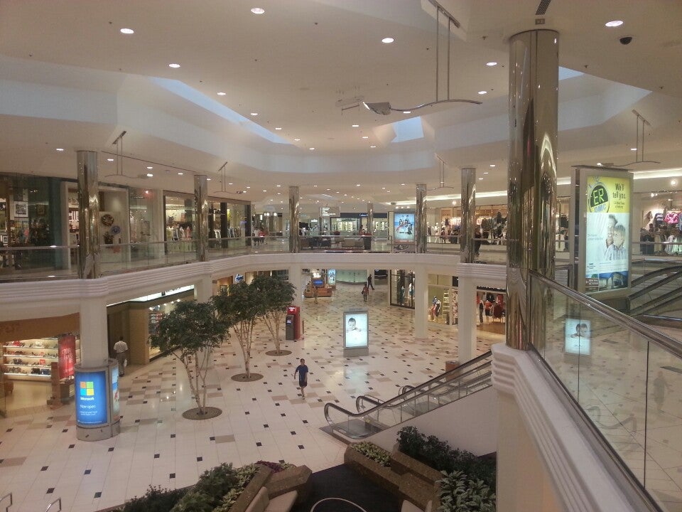 Twelve Oaks Mall, 27500 Novi Rd, Novi, MI, Retail Shops - MapQuest