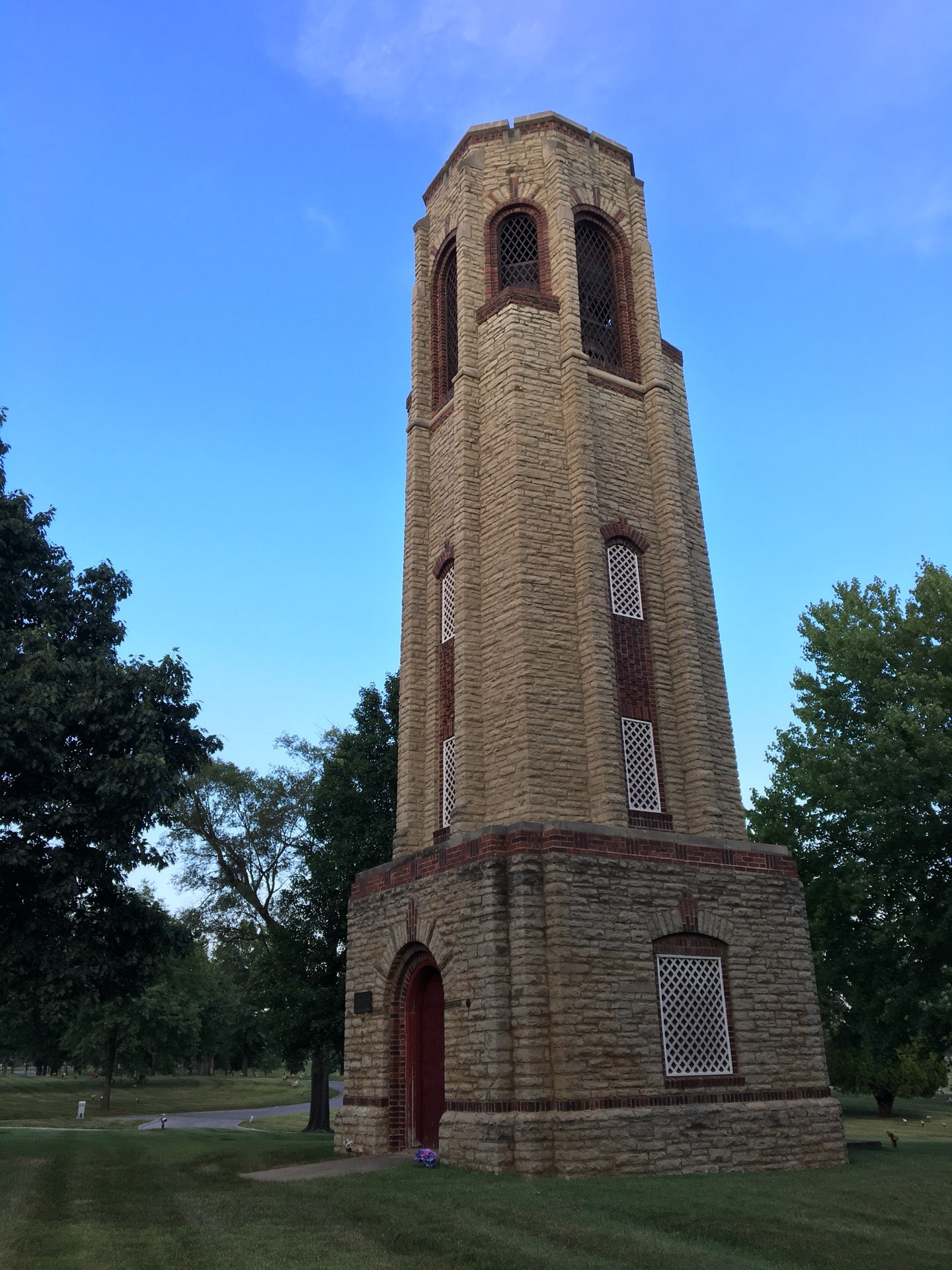 Mount Moriah Cemetery South, 10507 Holmes Rd, Kansas City, MO