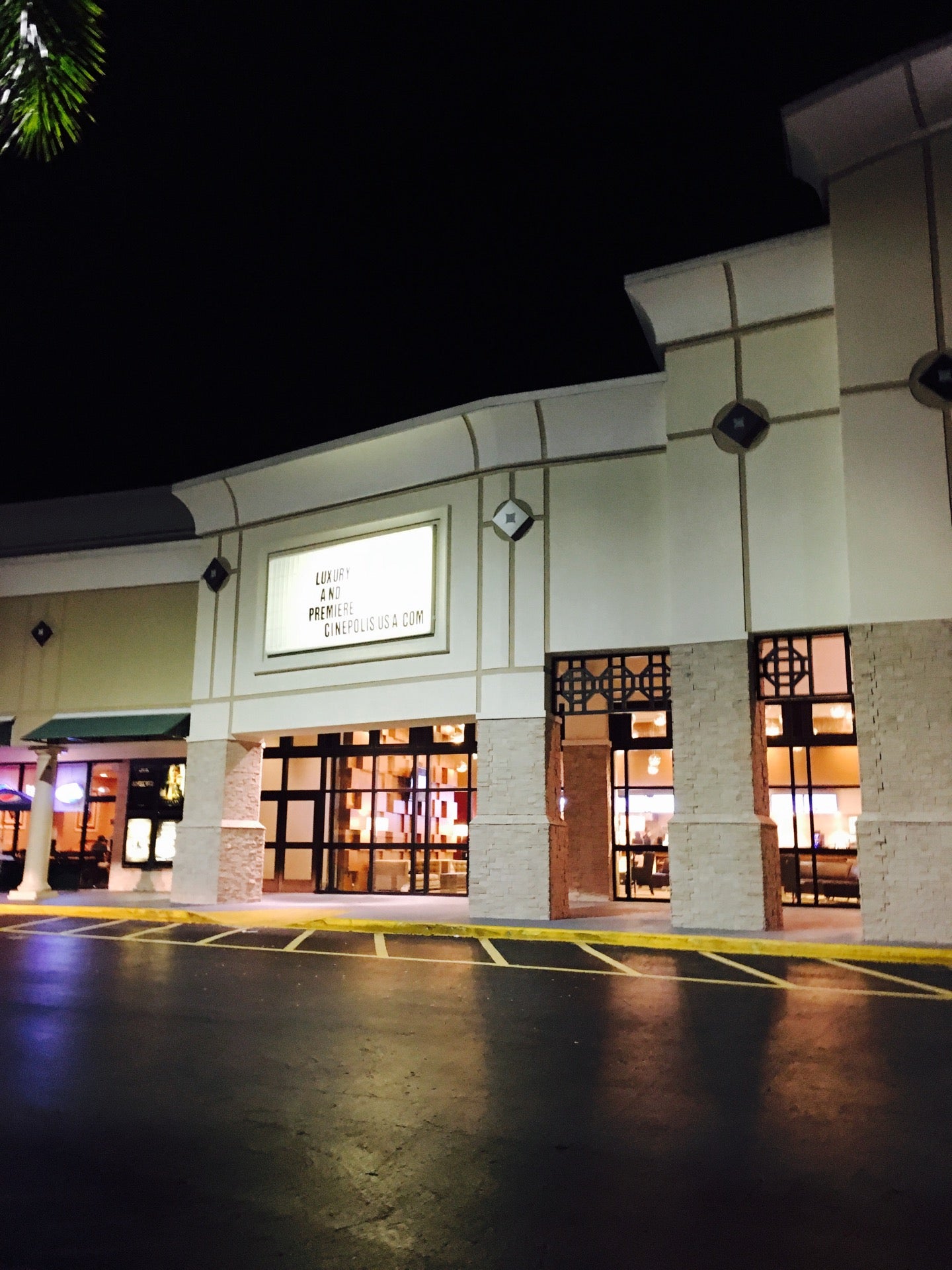 Cinepolis Jupiter Beach, 201 N US Highway 1, Jupiter, FL, Movie