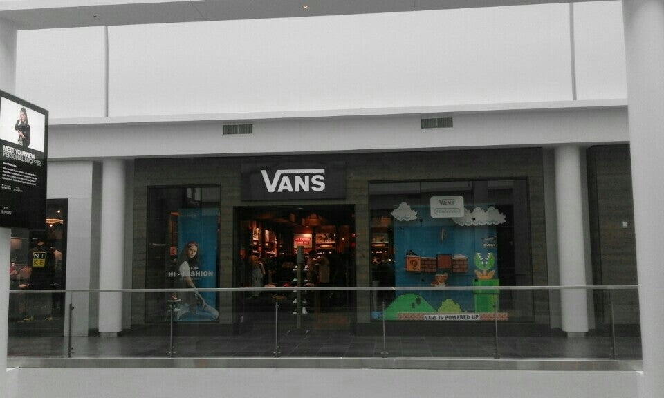 Vans hot sale plaza mall