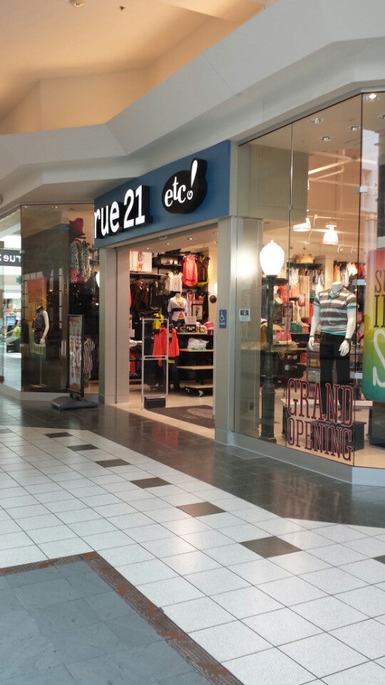 Rue 21 hot sale clothing store