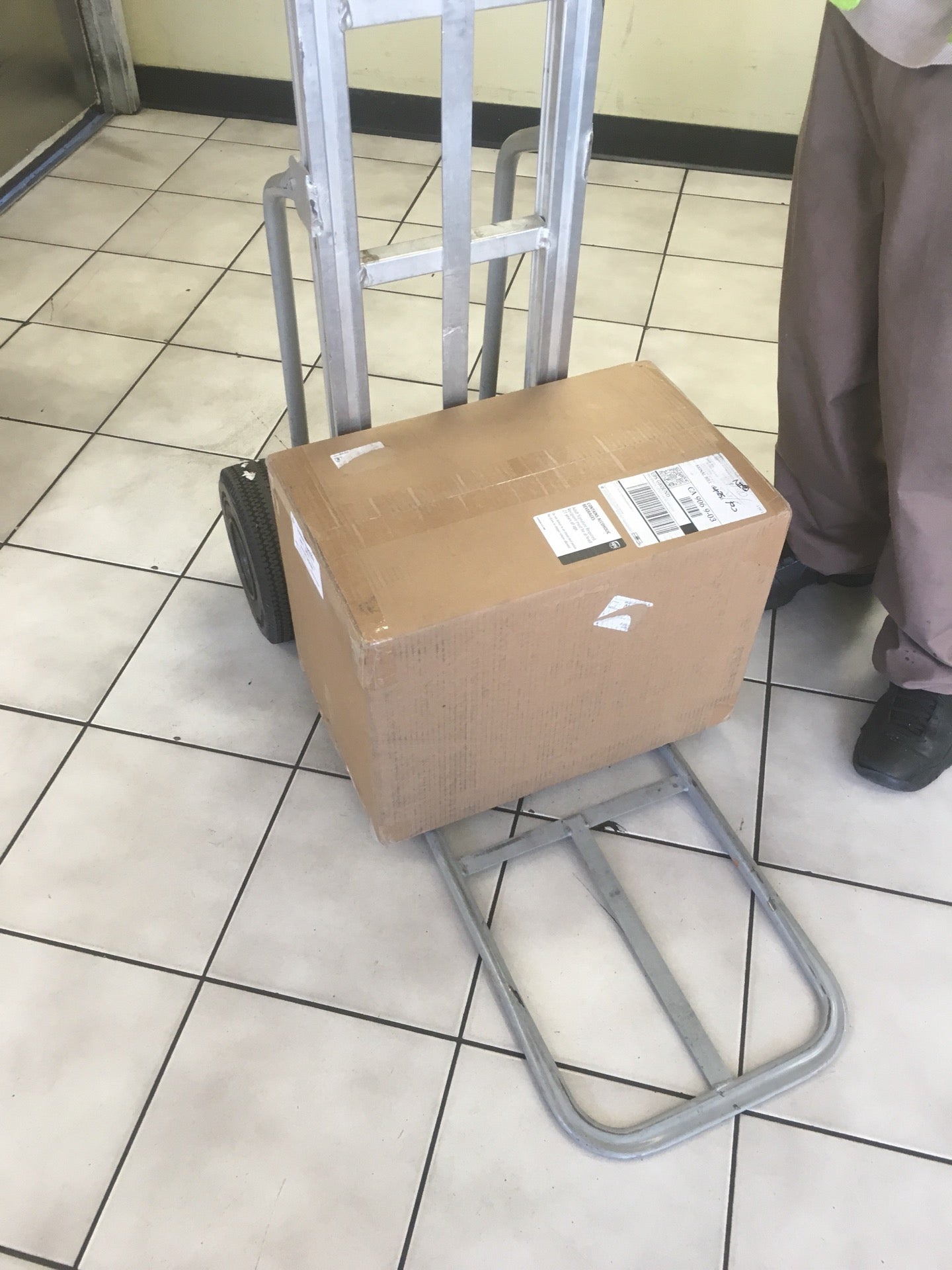 UPS / United Parcel Service HUB CLOSED, 13233 Moore St, Cerritos, CA