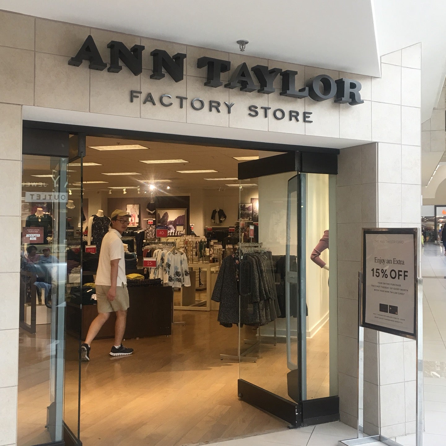 Ann Taylor Factory Store, 1822 Military Rd, Niagara Falls, NY, Women's  Apparel - MapQuest