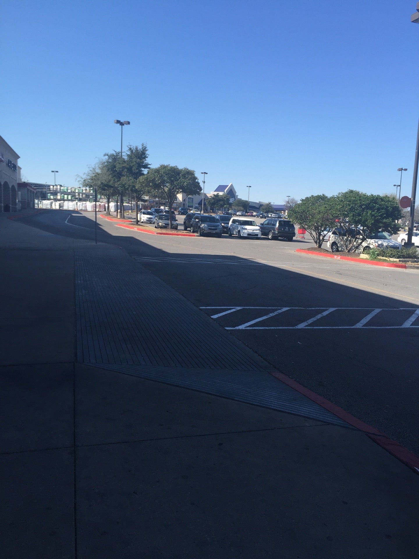 Bandera Pointe Shopping Center, 11711 Bandera Rd, San Antonio, TX