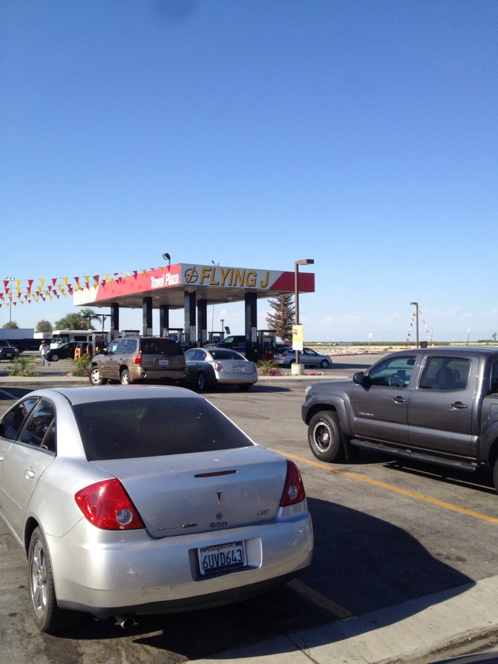 File:Knight Transportation Service Trucking at Flying J Travel Plaza  Bakersfield, (CA).jpg - Wikimedia Commons