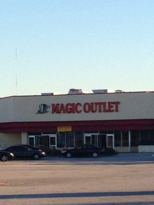Magic Mall Plaza, 2155 W Colonial Dr, Orlando, FL, Bistro - MapQuest