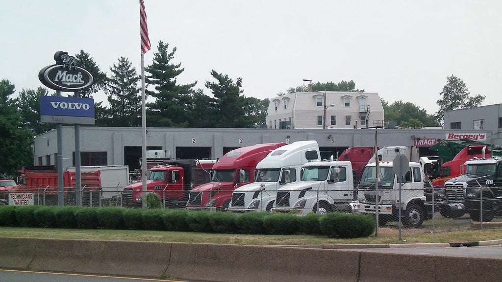Bergey's Truck Centers VOLVO, 7460 N Crescent Blvd, Pennsauken Twp, NJ