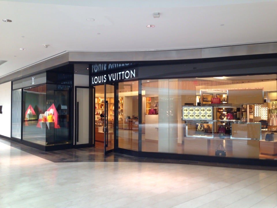 Louis Vuitton located in Natick, Massachusetts MA (Natick Mall) -  MallsCenters