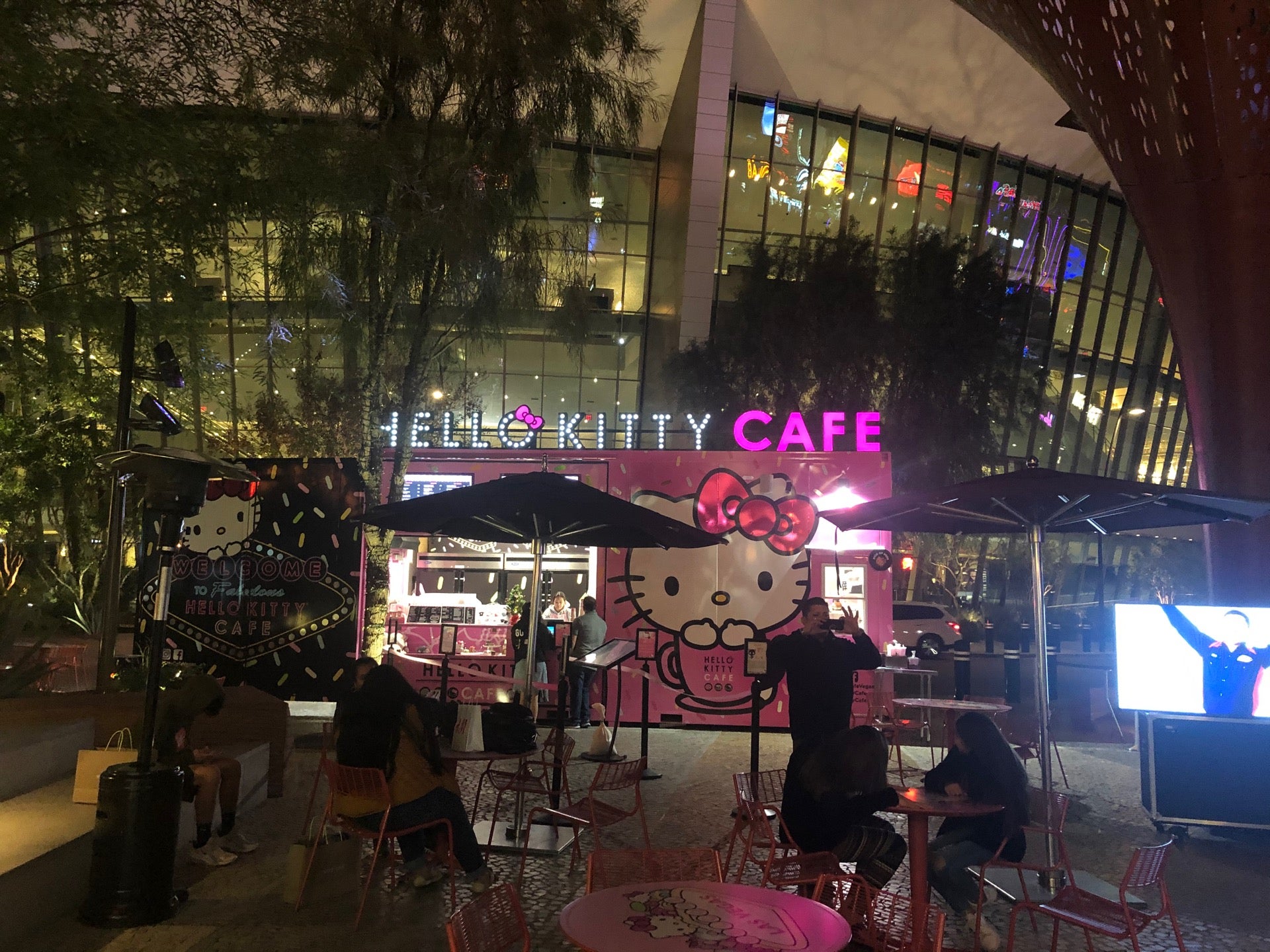 Hello Kitty Cafe Located in New York-New York Hotel and Casino in