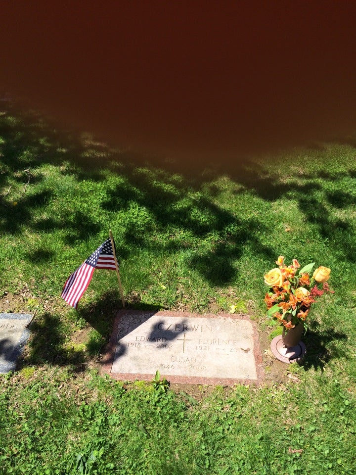 Gate of Heaven Cemetery, 1056 Daniels Farm Rd, Trumbull, CT, Cemeteries