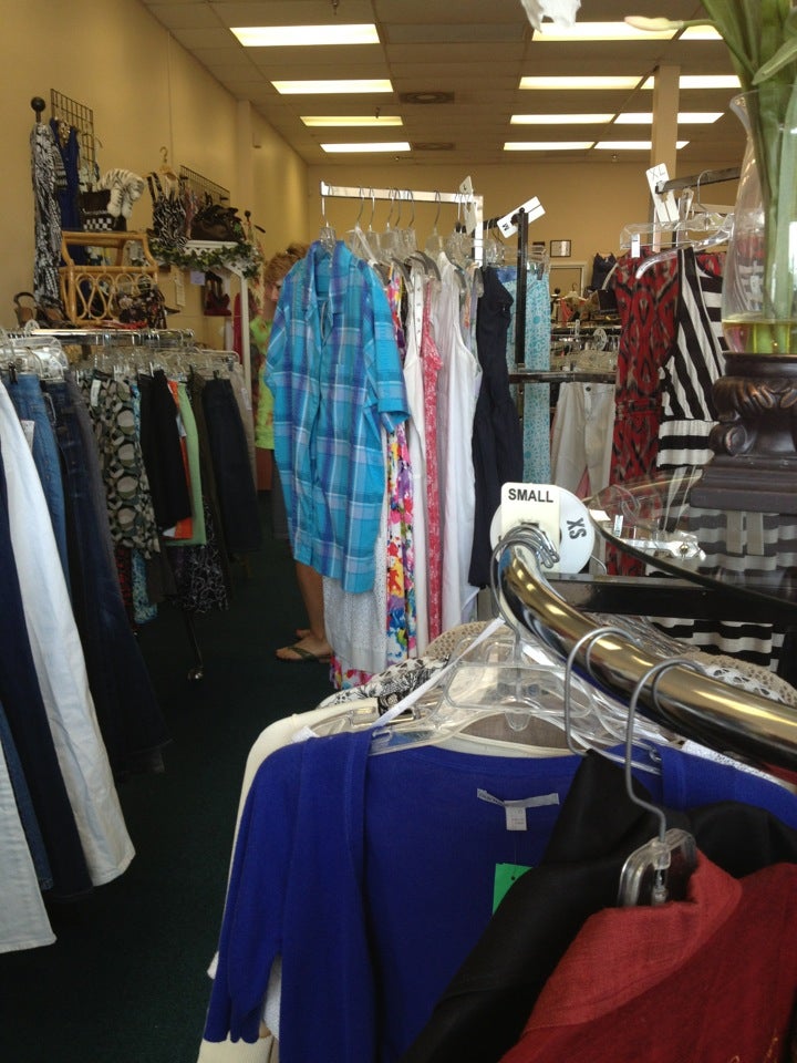 Bloomingdeals Consignment, 3591 NW Federal Hwy, Jensen Beach, FL, Women