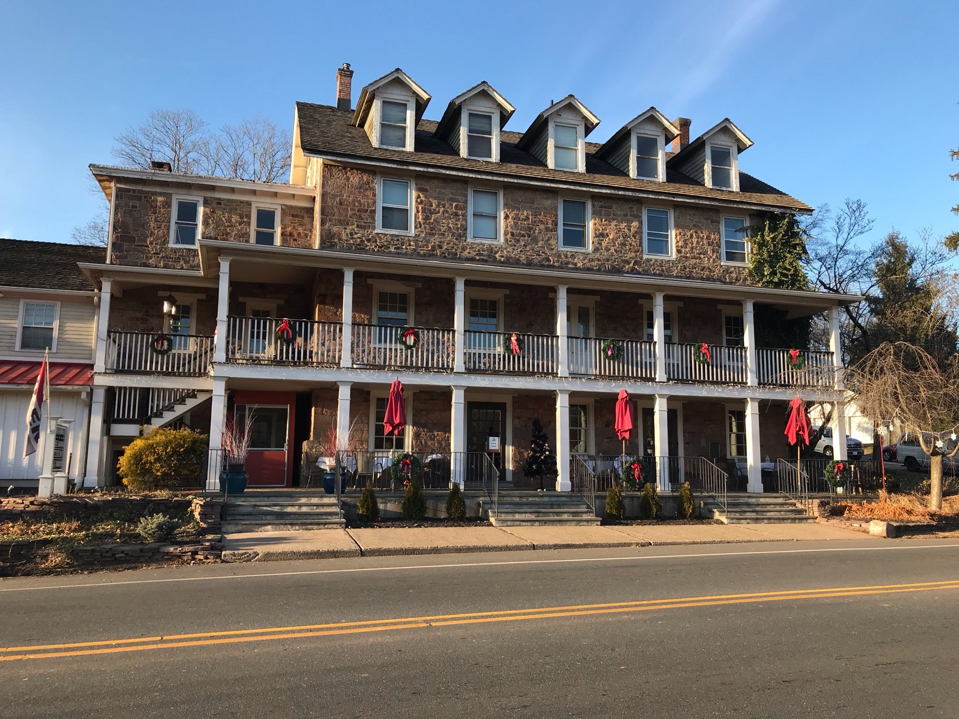 Pittstown Inn, 350 Pittstown Rd, Alexandria Twp, NJ, Eating places