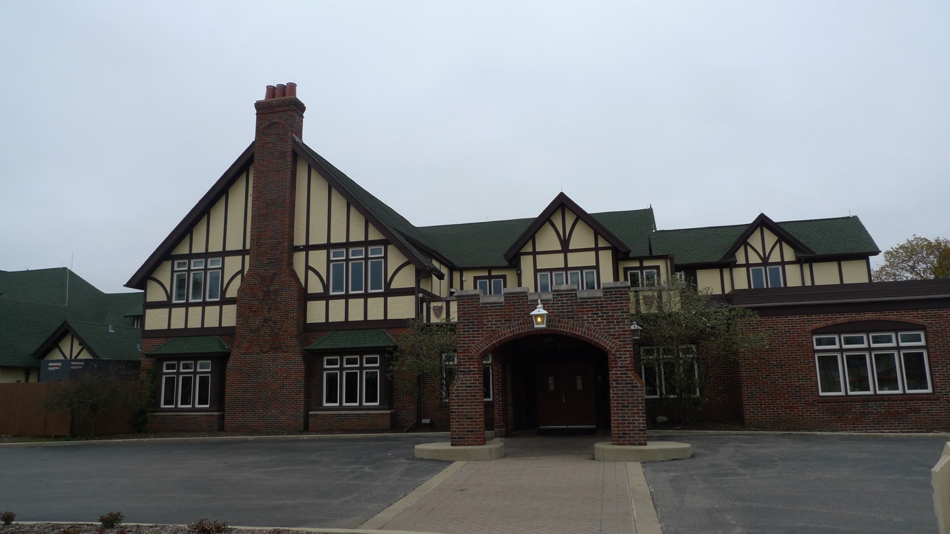 Chevy Chase Country Club, 1000 N Milwaukee Ave, Wheeling, IL, Golf