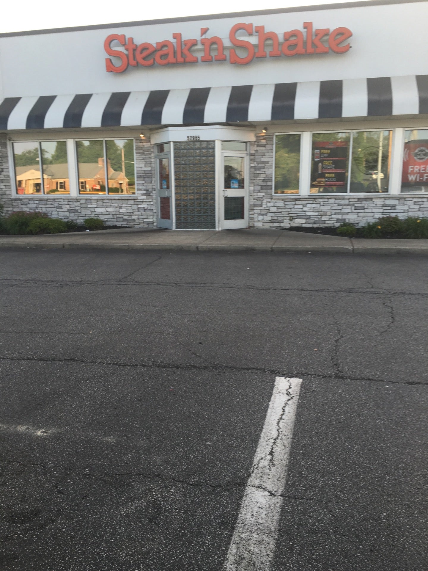 Steak 'n Shake, 290 S Randall Rd, Elgin, IL, Eating places - MapQuest