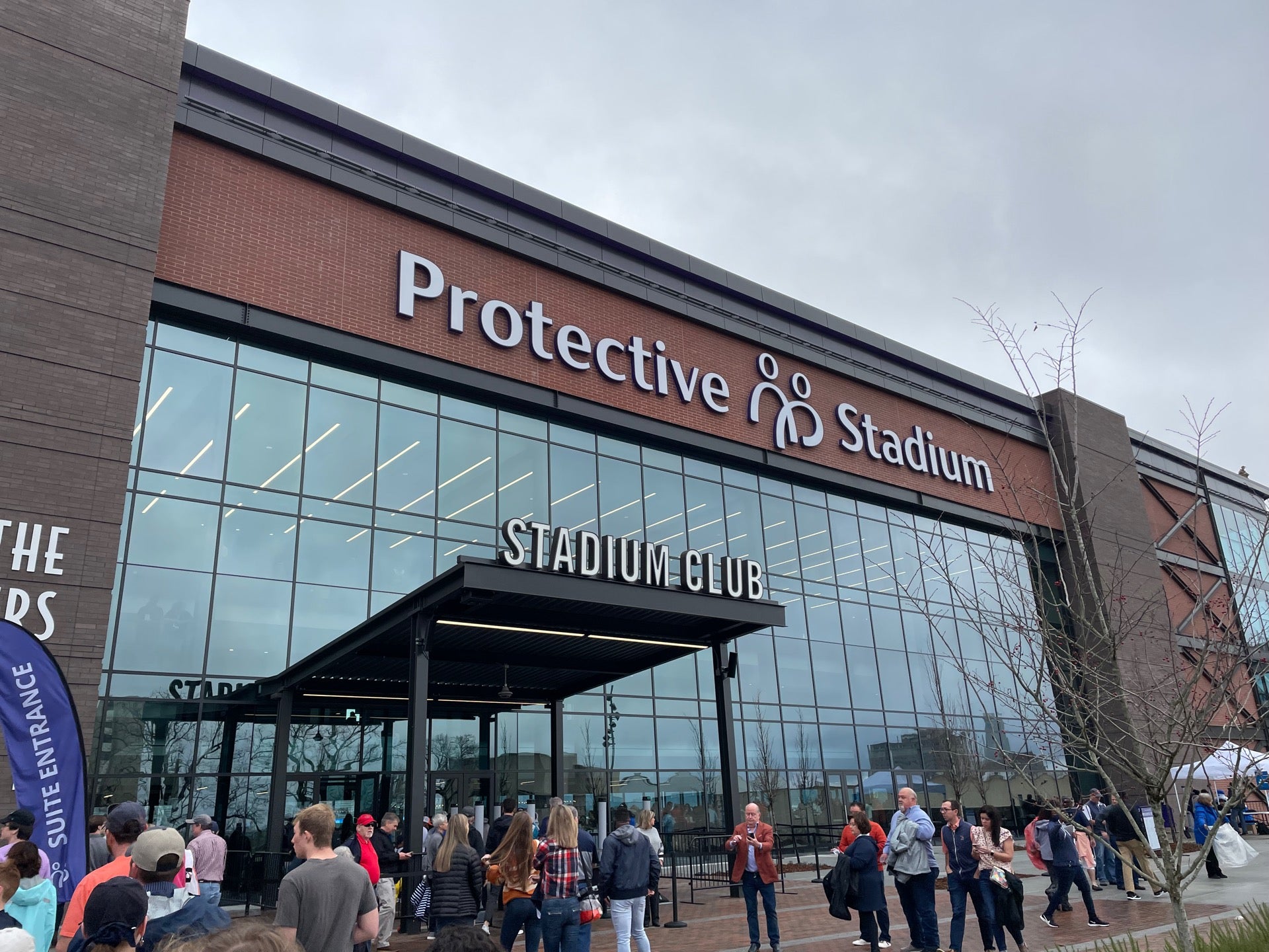 Club & Suites - Protective Stadium