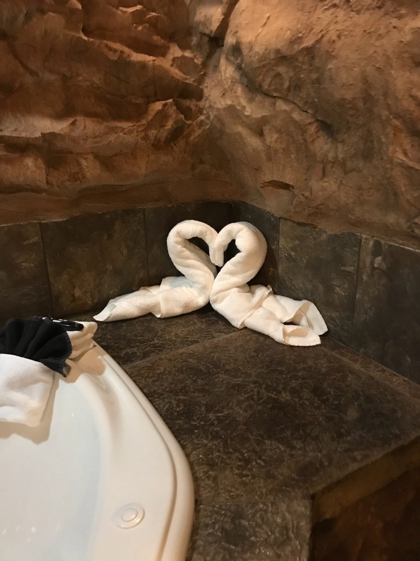 Eureka Springs Treehouses, 3018 E Van Buren, Eureka Springs, AR, Bed