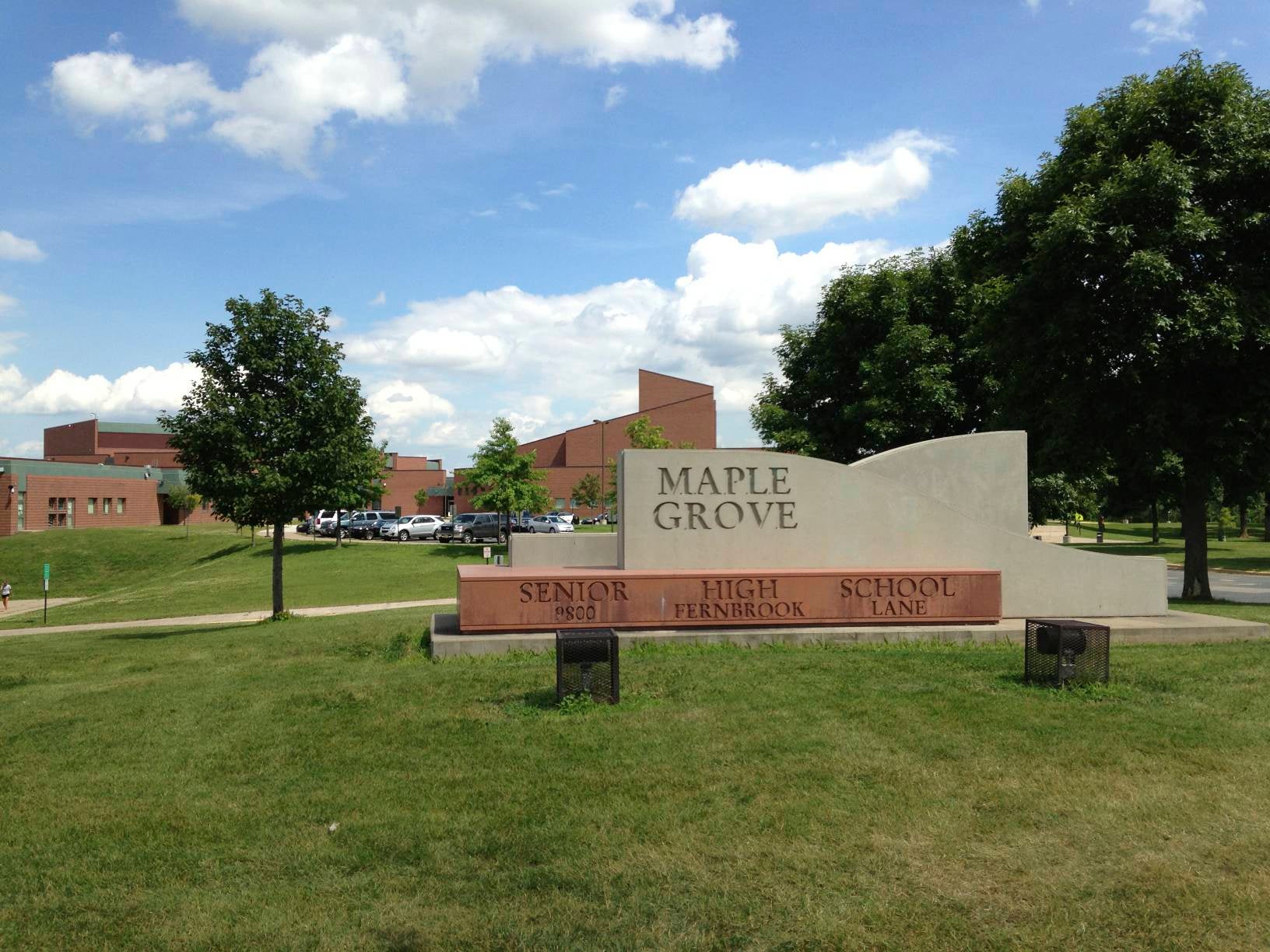 Maple Grove Senior High School, 9800 Fernbrook Ln N, Maple Grove, MN