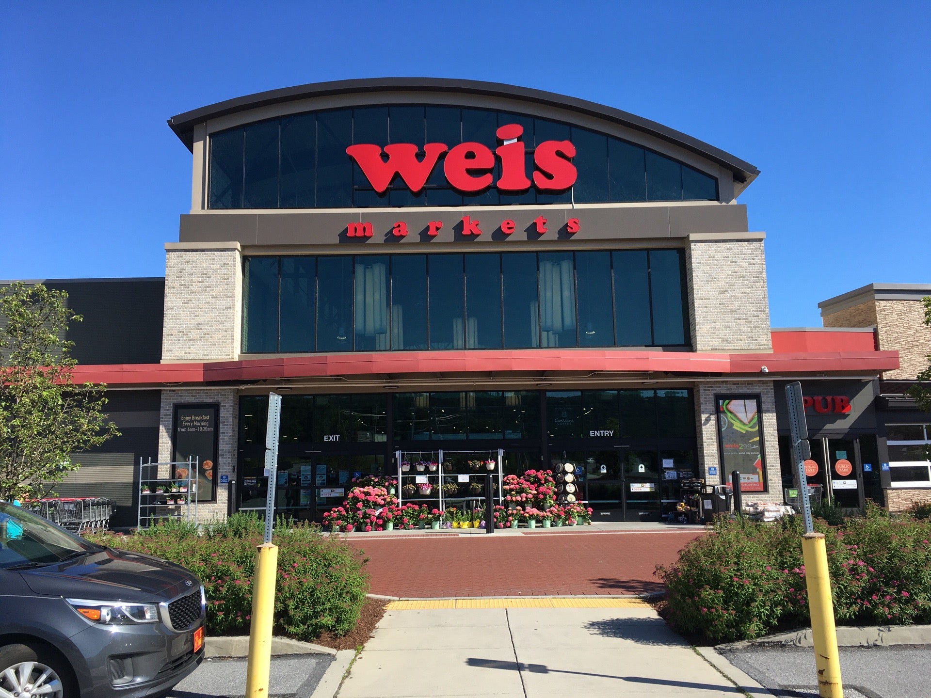 WEIS MARKETS COMPLETES REMODEL OF MILLERSBURG STORE