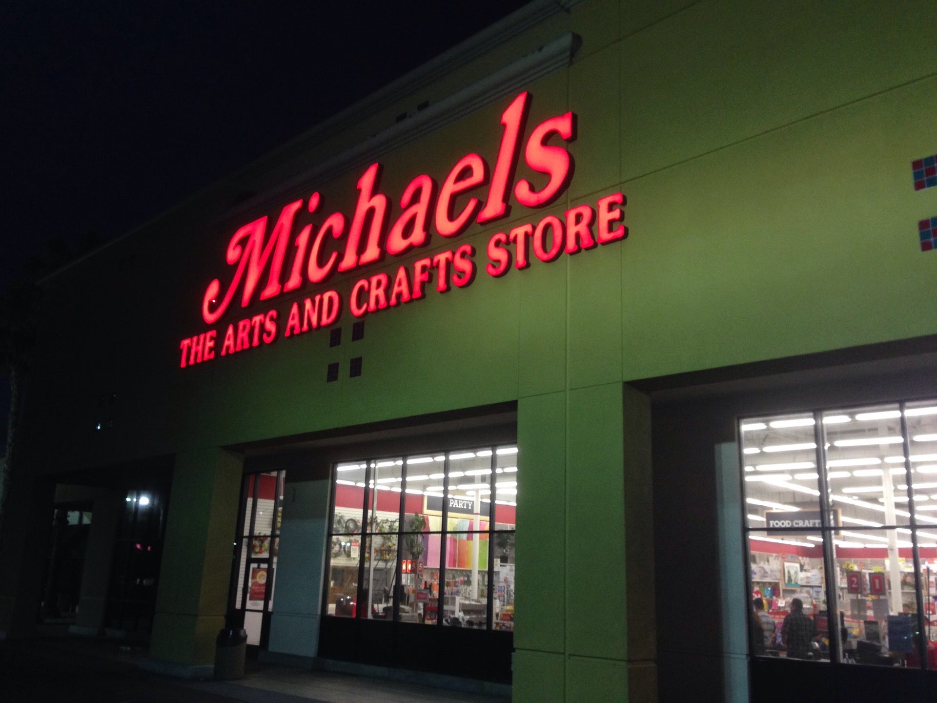 MICHAELS - Arts & Crafts in Whittier, California at 13410 Whittier