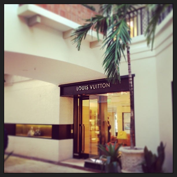 Louis Vuitton Palm Beach (CLOSED), 150 Worth Ave, Level 1, Suite