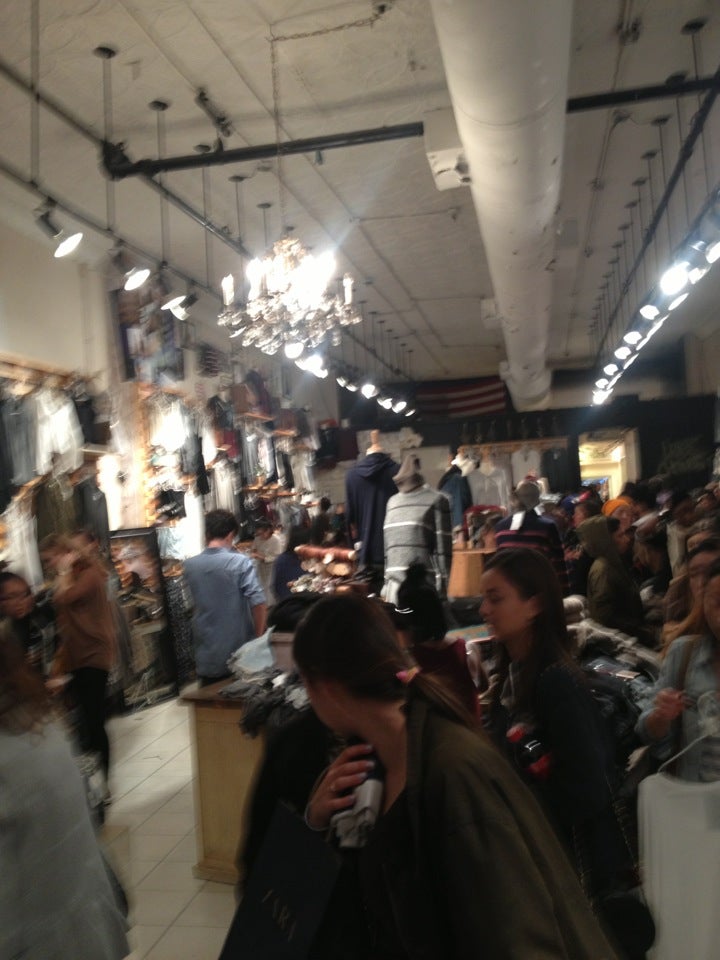 BRANDY MELVILLE - 66 Photos & 189 Reviews - 519 Broadway, New York