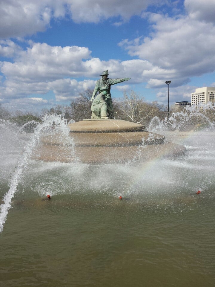 Kansas City Firefighter's Fountain, Kansas City, MO MapQuest