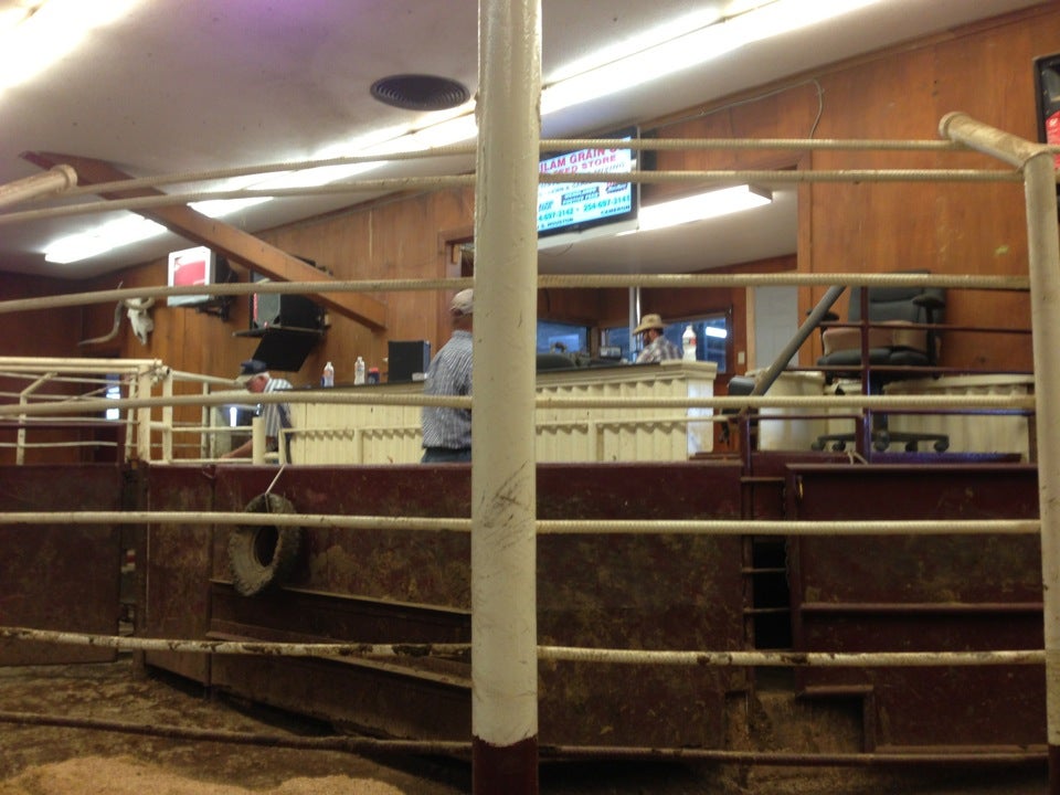 Milam County Livestock Auction, 2605 Auction Barn Rd, Cameron, TX